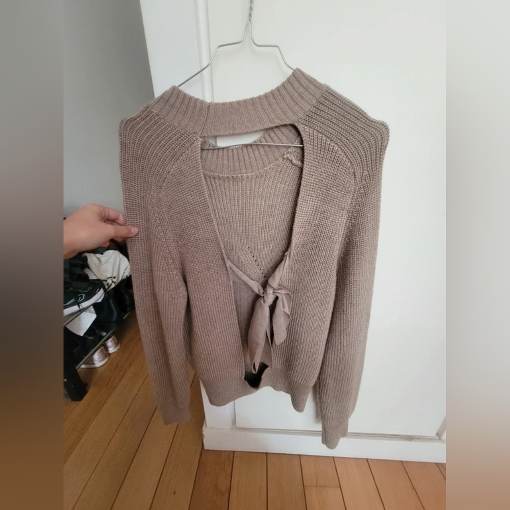 Women's Tan Sweater